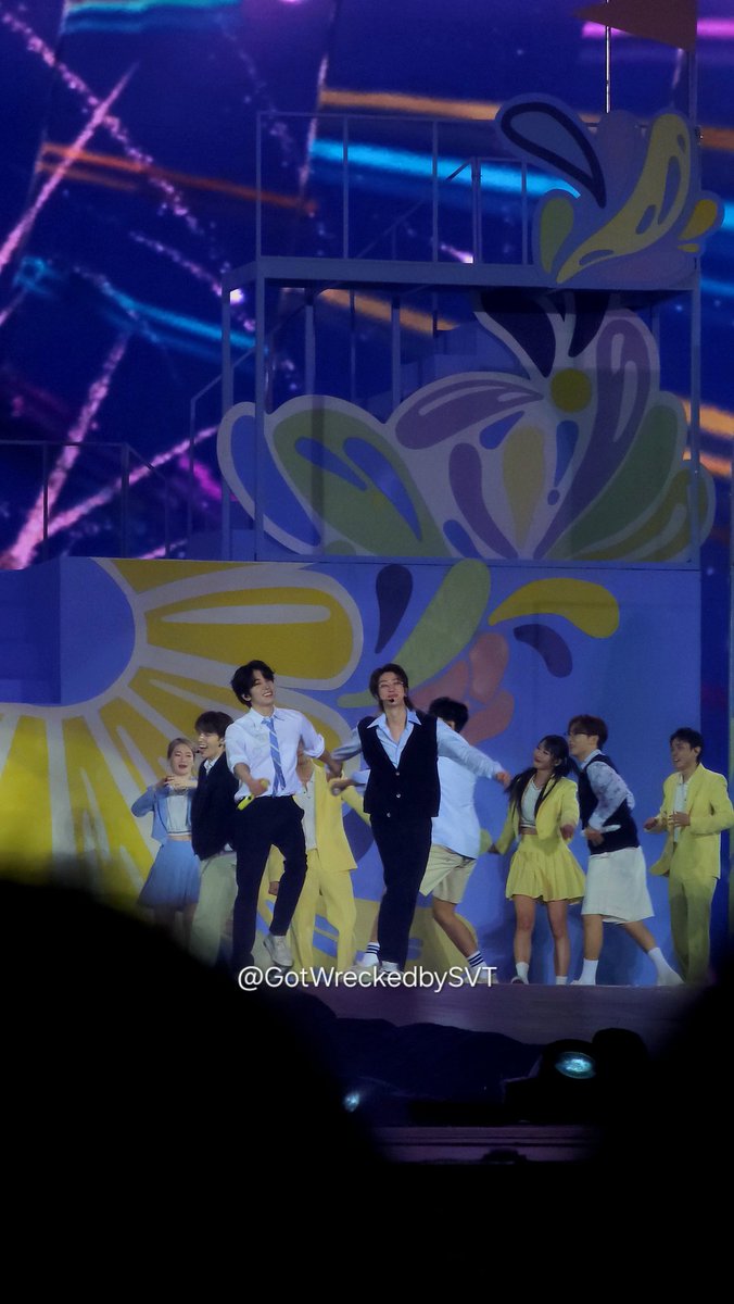 GotWreckedbySVT's tweet photo. My bias and bias wrecker in one photo 🫣
#wonhao #wonwoo #the8 #minghao #seventeen #followinbulacan #followtour #FTBDay2 https://t.co/m9XVOslKu1