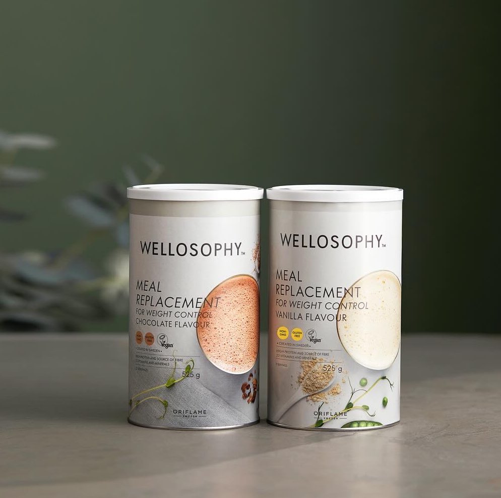 OriflameNigeria's tweet image. The Wellosophy Meal Replacement for Weight Control Shake—a delicious blend crafted with natural goodness and packed with plant-based proteins, dietary fiber, and a bounty of 23 essential vitamins and minerals.

#Wellosophy #HealthyChoices #WeightLoss #weightlossjourney