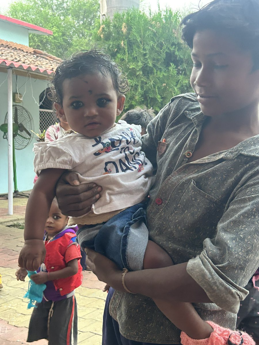 jyoti_seva's tweet photo. अच्छे कपड़े पहनना किसको नी पसंद #winterclothdistribution #jyotifoundation https://t.co/KMF2Dy284j