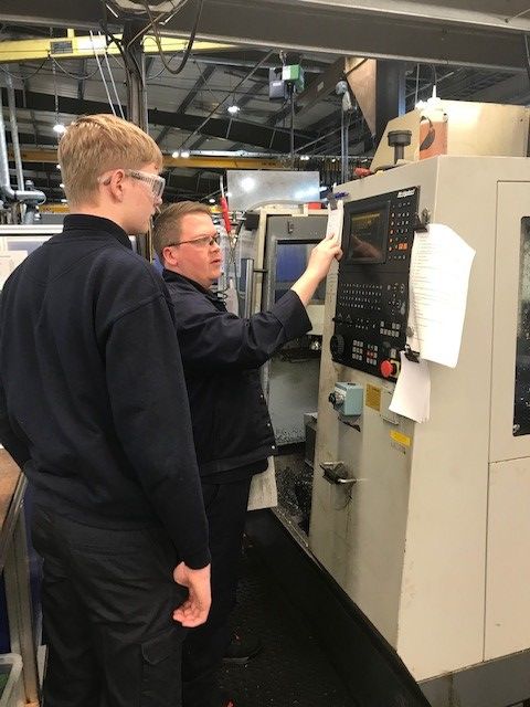 HepcoMotion's tweet photo. Our Academy 1st years got their work placements underway last week, giving them the perfect opportunity to apply their knowledge in the workplace!
@ExeterCollege @ExeApprentices #TLevels #careers #apprenticeships #HepcoAcademy #HepcoMotion https://t.co/4vQY2z6ZIX