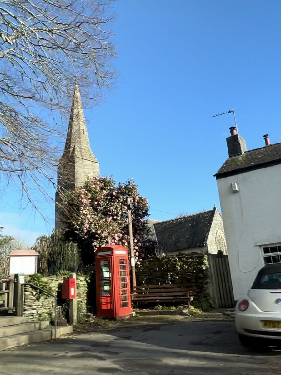 jonathanboakes's tweet image. 👋🏻 Good morning from the pretty village of Sheviock. On the trail of a Masonic mystery, to a church with a spire, a rarity in Cornwall. #village #postbox #phonebox #cottage #church #Sheviock #history #working