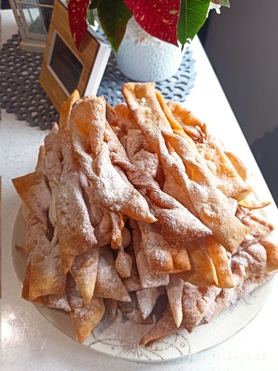 MartaPawowicz1's tweet photo. TakΕΌe ten tego π
Nie π π€
Za to π
#fulloftaste #fullofcream #fulloffat #fullofsugar #fullybelly #happyme #maczetami https://t.co/2tnV5V9jOq