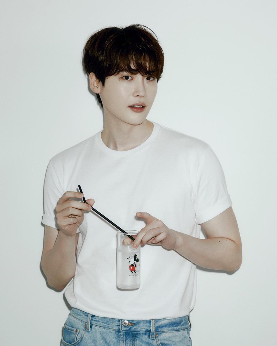 loverdramas's tweet photo. 이종석 새 프로필 사진 📸🧸 https://t.co/aSB96cbIHC