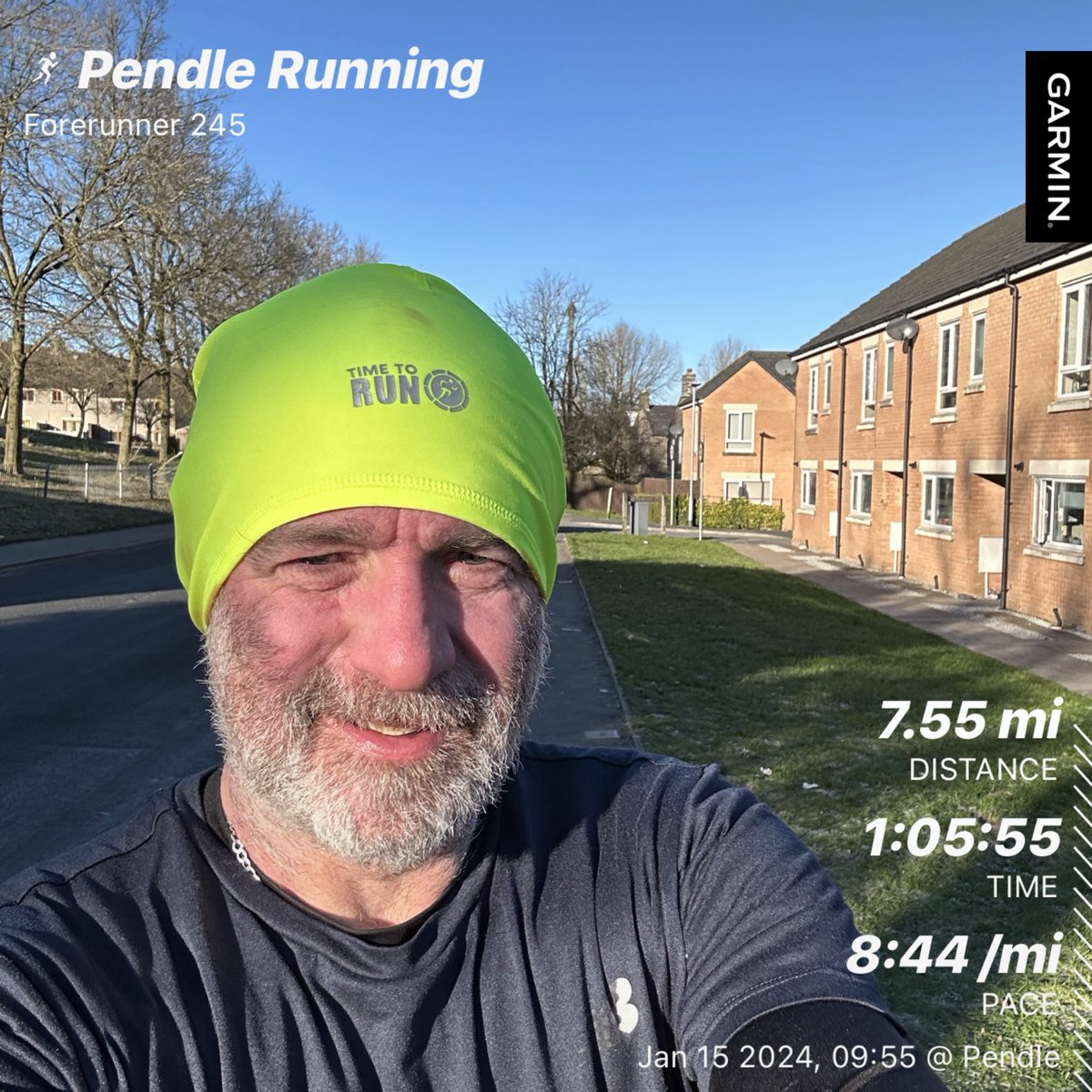 Nice start to the week 🥶 cold, crisp, sunny miles. Enjoyed that. Onwards #runhappy #beawesome #headspace #ukrunchat #redfoxrunclub 👊🏃🏻‍♂️🏃🏻‍♂️👊 #beatyesterday