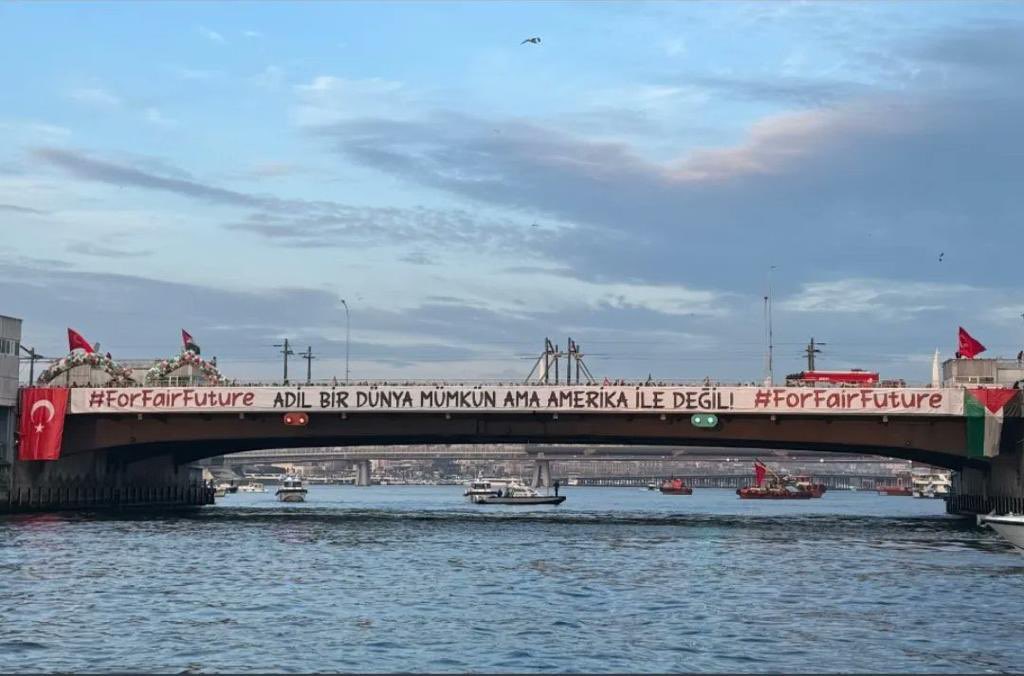 ibrahim_besinci's tweet photo. "Çocukların öldüğü ve öldürüldüğü bir dünyada hiç kimse masum değildir."

Bütün mücadelemiz; İnsan olmanın izzetini ve onurunu yukarı taşıyacak nesillerin daha çok var olmasıdır…

#ForFairFuture https://t.co/WsRk7XbjzX