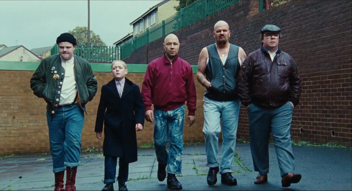 UnaRomanos's tweet photo. 8 - #ThisIsEngland 7'5/10
2006 🇬🇧 100 min
#SkinHead #drama #racismo 
#PrimeVideo
Dir: 
#ShaneMeadows
Act:
#ThomasTurgoose
#StephenGraham
#JosephGilgun 

Trailer: https://t.co/KGNKHZ6ChI

Los jóvenes son influenciables, en la mayor parte de los casos por necesidad. https://t.co/Y1SoVAJ5ad