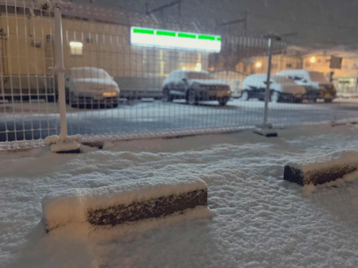 明日の福島市は雪が積もりそうです😱❄️