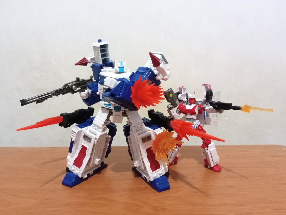 pocoslip's tweet photo. What does Ultra Magnus and Minerva have in Common?? They are Both Wreckers and have Shoulder Stacks
#Transformers #Autobots #Wreckers #Minerva #UltraMagnus #IDW #DreamwaveProductions #Maccadam #TransformersLegacy #TransformersG1 #TransformersGenerations https://t.co/Lsm9R3Rwa0