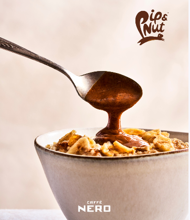 It's a Blue Skies Monday!🌞 We're incredibly proud to announce that we've joined the @caffenero menu as part of their tasty winter breakfast offerings. Introducing the Almond Butter, Cinnamon and Banana Chip Porridge.