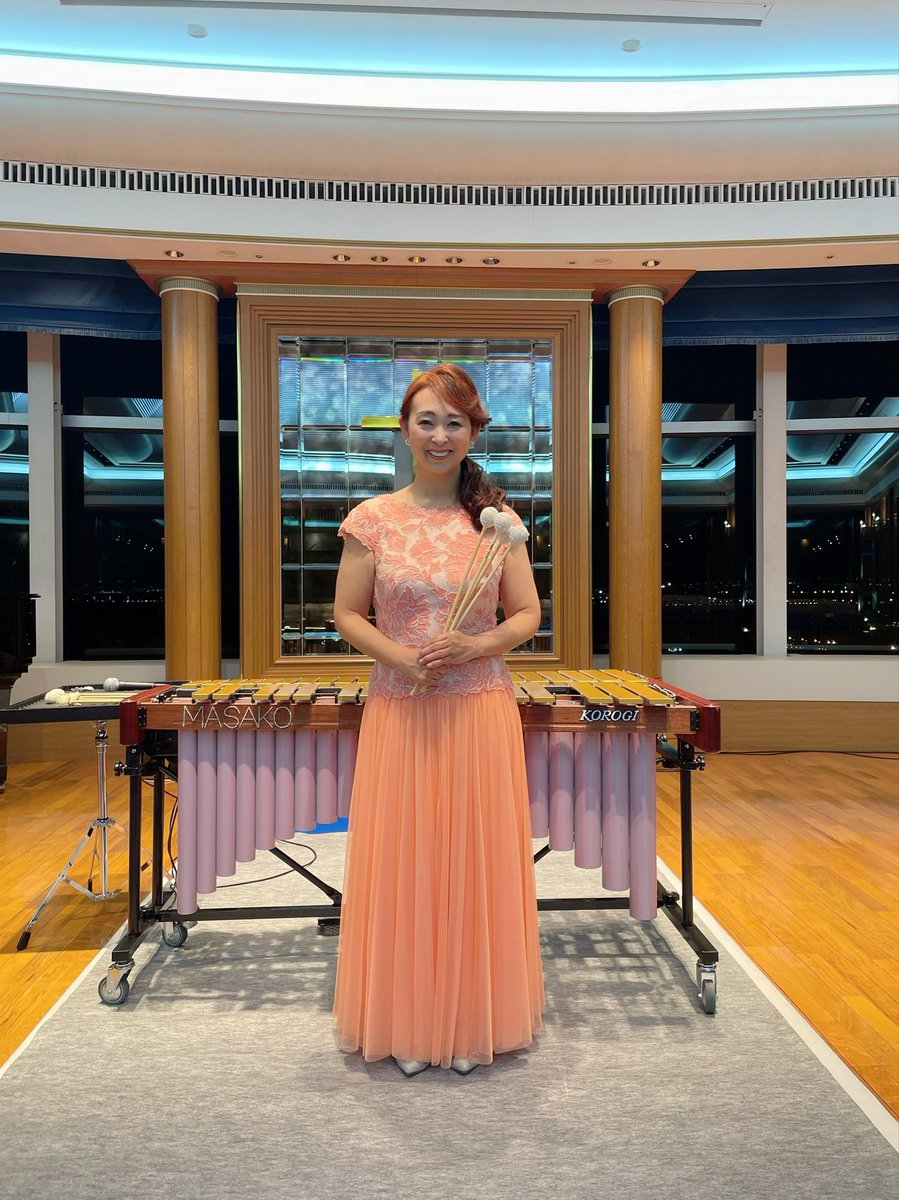 VibraphoneMasa5's tweet photo. 無事にニューグランドホテル横浜でのチャペルコンサートが終わりました☺️うっとりする会場で演奏させていただき、沢山のお客様にお聞き下さり感無量です✨ラストに近づくにつれ涙ぐみながら聞いて下さるのが感じられ、私も感謝の気持ちで溢れ泣くのを我慢しながら演奏しました。皆様感謝致します🙏✨ https://t.co/Pw5OaW6sij