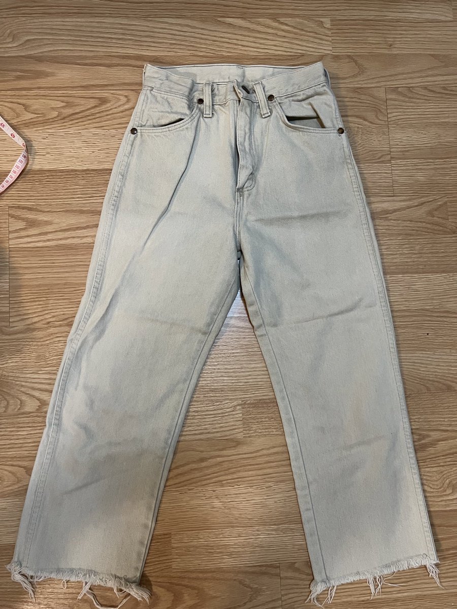 typagurlee's tweet photo. กางเกง wrangler ใส่แบบฟีลเต่อๆค่าา 
80.- รส 

#ส่งต่อกางเกง #ส่งต่อกางเกงยีน #โล๊ะตู้ #ส่งต่อเสื้อผ้ามือสองราคาถูก https://t.co/FPs3a5sgmE