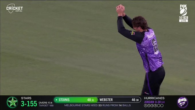Stoinis falls short! 👐 📹 Credits: Twitter/BBL