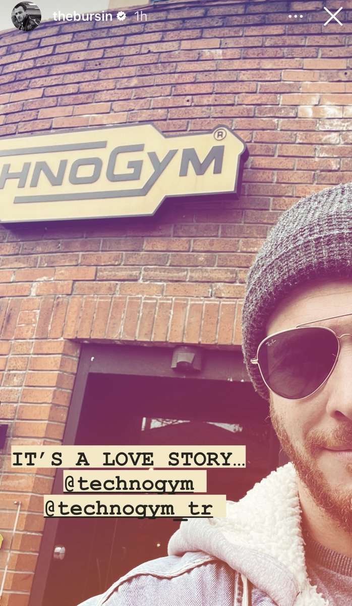 Es una historia de amor ❤️!! 🤘🏻
IG <a href="/KeremBursin/">Kerem Bürsin (Mavi Tik ;)</a>