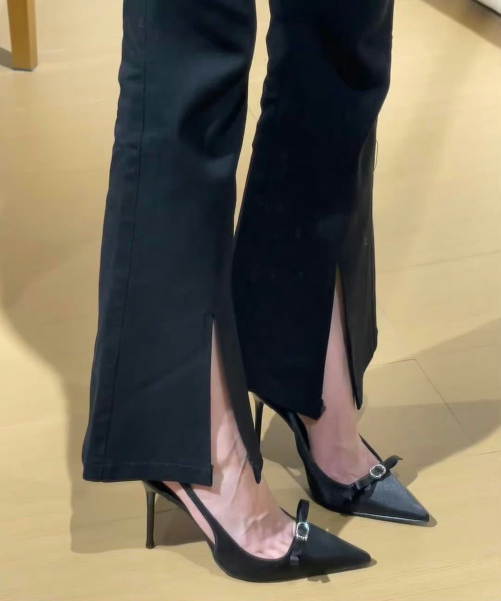 jiningtiantian1's tweet photo. 尖头浅口高跟鞋三选一，哪一款好看？ ​​​#泰安 https://t.co/pzrsCocdH7