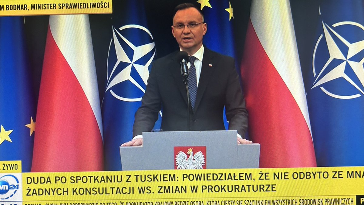 e_wrzosek's tweet photo. Antyterrorysta brnie, udając że nie rozumie trybu, w jakim prokurator Dariusz Barski pożegnał się z prokuraturą @PK_GOV_PL https://t.co/0rcFHROPOp