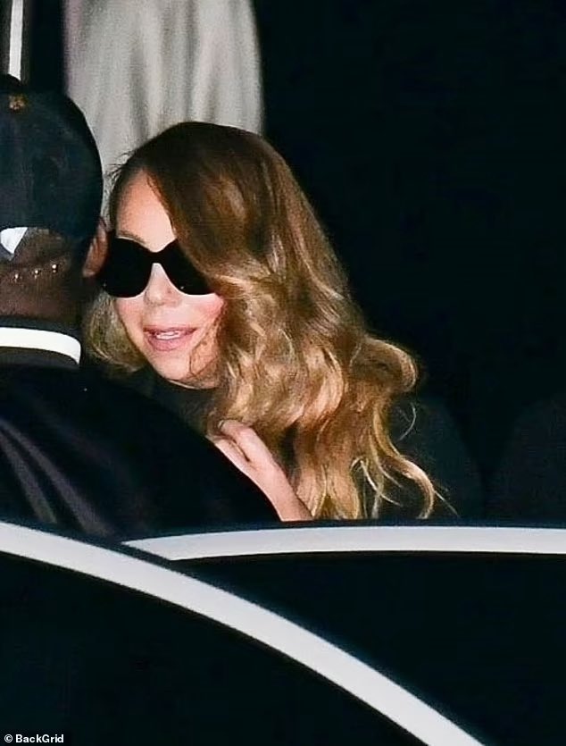 MariahTrends's tweet photo. .@MariahCarey, @KimKardashian and their children were spotted together last night at Nobu

📸: Dailymail https://t.co/HInqF9rdCO