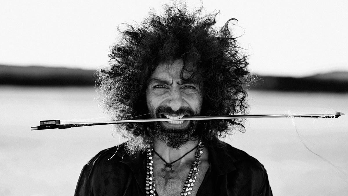 🎻🎶 ¡No te quedes atrás! Quedan pocas entradas para la segunda función de <a href="/AraMalikian/">Ara Malikian</a> en #Vigo. 

😍 El genio del violín volverá a subirse al escenario del #MarDeVigo la tarde del sábado 17 de febrero 👉🏻 para presentar su #AraMalikianWorldTour.

🤳🏻 <a href="/teuticket/">teuticket</a>.