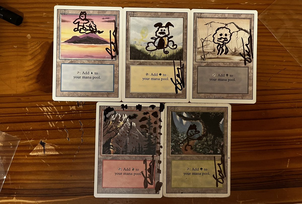 Bueno Gente. Nuevo sorteo a la vista en colaboracion con <a href="/pngphyrexianews/">png phyrexian news</a> (Es que se nos olvido hacer el sorteo original), de este Secret Lair de Tierras de Revised creado por <a href="/trevice33/">Navarro</a>. 

- Seguir a <a href="/pngphyrexianews/">png phyrexian news</a> y a <a href="/PngPremodern/">Png PremodernNeverGiveUp</a> 
- retweet
- menciona un amigo
termina el 31