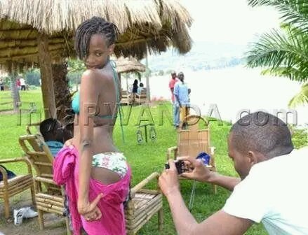 Ubu disi aziko twabyibagiwe 😂😂
