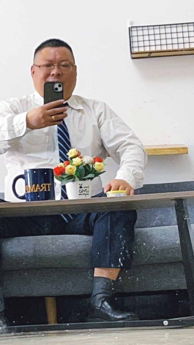 红颜中老 tweet media