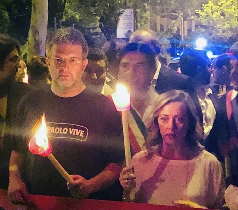 DA REPORT RICOSTRUZIONE FALSA E DIFFAMATORIA

Ieri sera Report mi ha tirato in mezzo ad una storia di “infiltrazioni mafiose” (sic!), per via di alcuni contatti meramente politici con un soggetto che allora non era nemmeno indagato (e per il quale il Gip di Milano ha recentemente