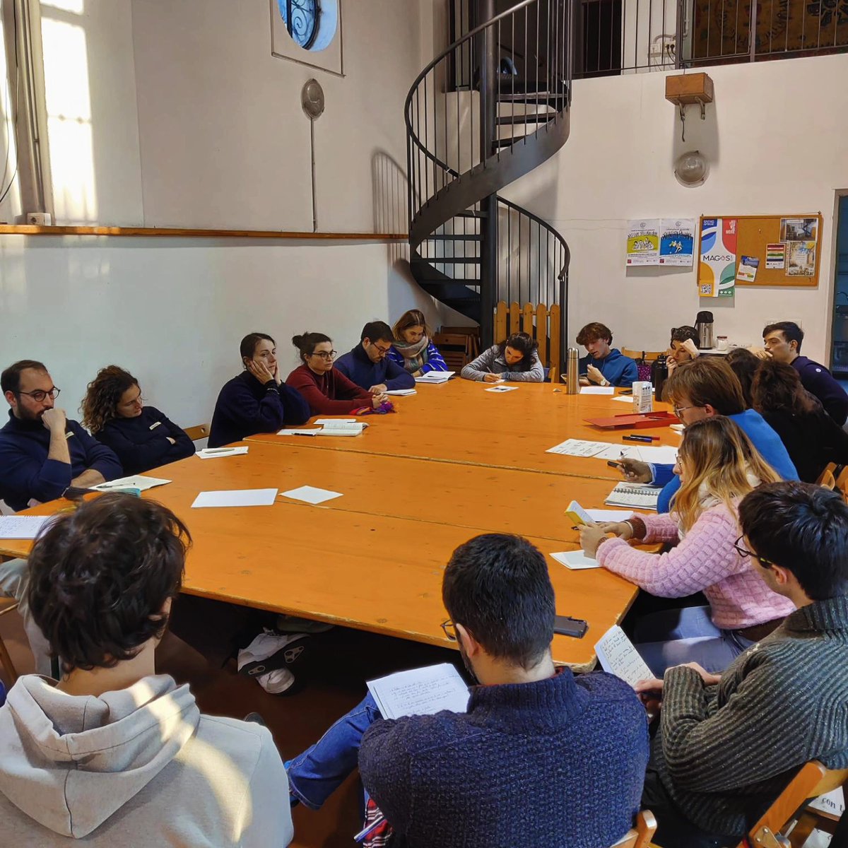 aggsoc's tweet photo. Sabato, ospiti della Comunità di Villapizzone, è iniziata la seconda edizione di #ICareLab, la nostra proposta di formazione sociopolitica per under35.
Un primo incontro di ascolto e confronto, alla ricerca delle motivazioni e che guidano i nostri passi al servizio degli altri. https://t.co/fw7fEzESPs
