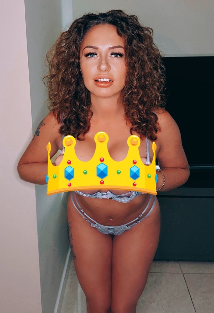 BabeMilena's tweet image. Retweet this picture to get the picture in your dm! #milf #bigboobs #babe