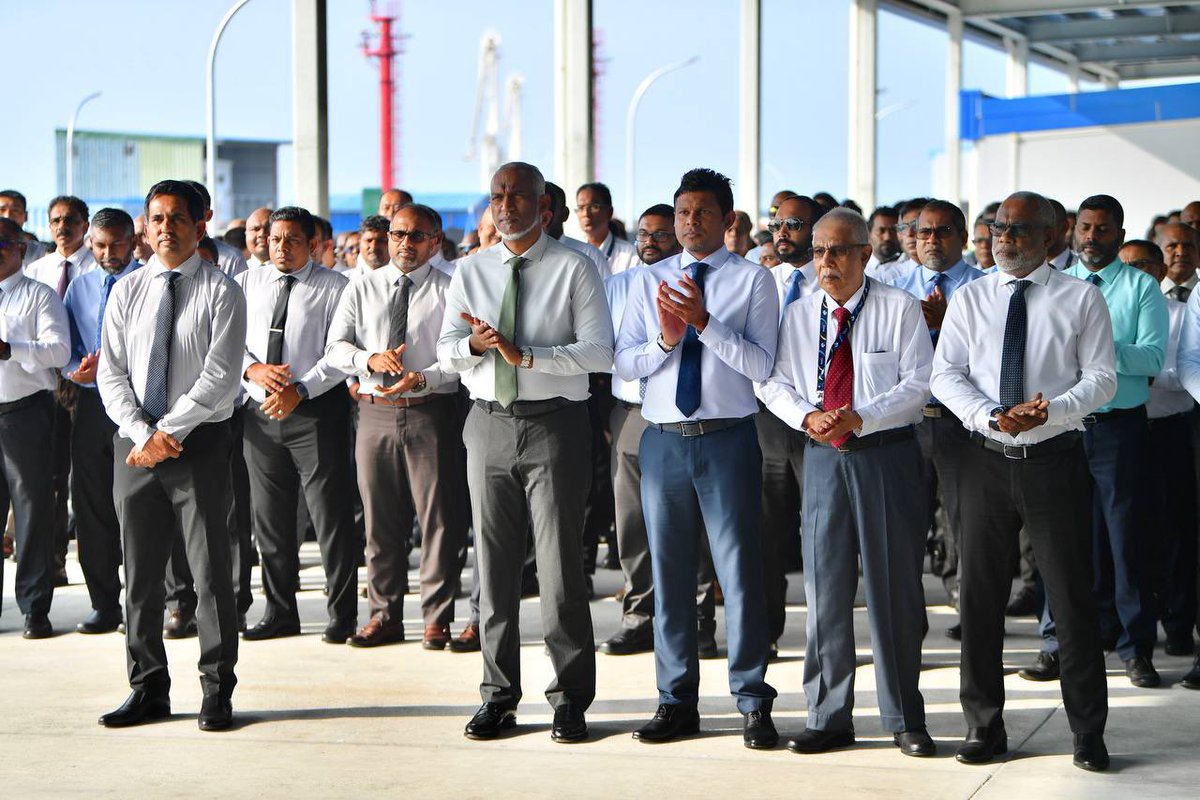 presidencymv's tweet photo. President Dr @MMuizzu inaugurates the Velana International Airport's new cargo terminal, with three times the capacity of the previous facility. 

The President recently launched the megaproject aiming to accommodate 25 million passengers and modern amenities in VIA. https://t.co/zEftVIBO8I