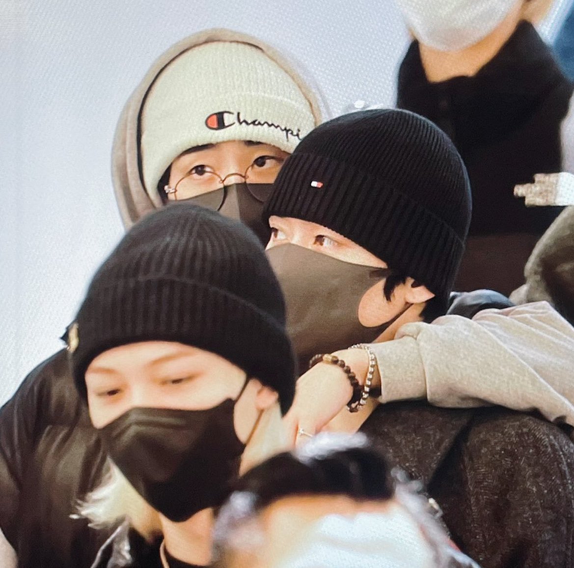 wedostays's tweet photo. minsung in their own world ❤️‍🩹 https://t.co/XqQHpSnLB2