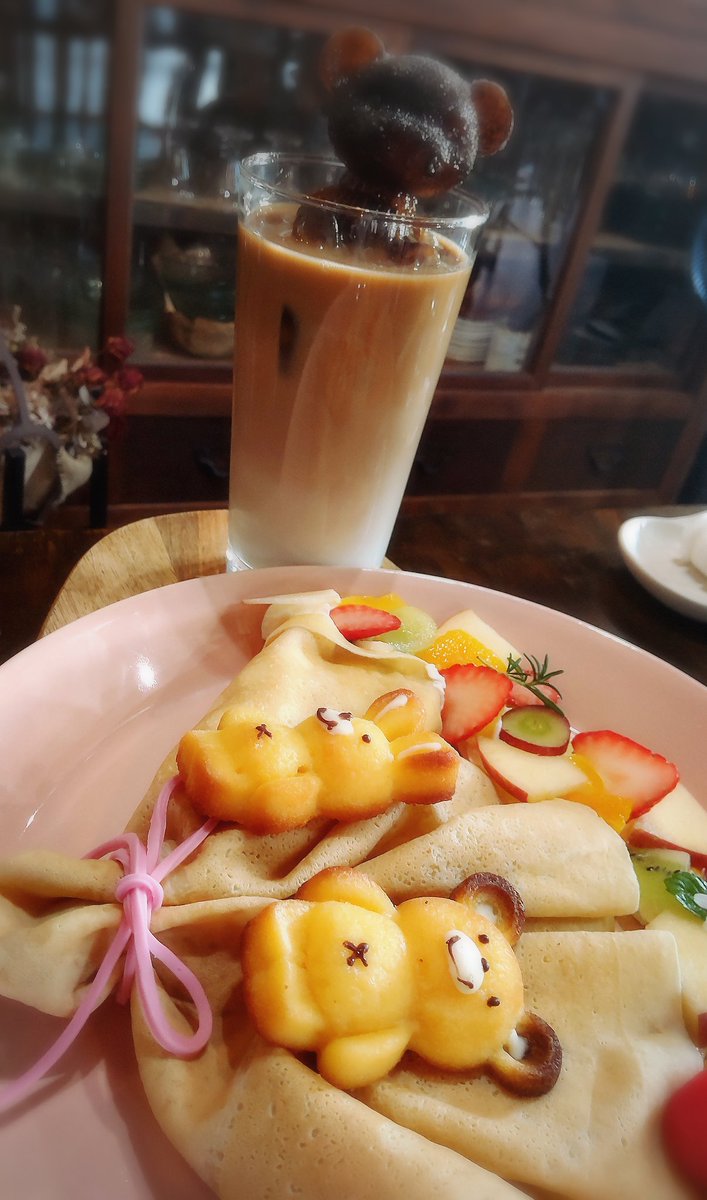 1229_mayumi's tweet photo. #Dessertlab
リボンも食せるんです🤭
スタッフさん呼ぶ鐘が可愛い!
えぇもちろん鳴らしました😆 https://t.co/HGhoUxQgKp