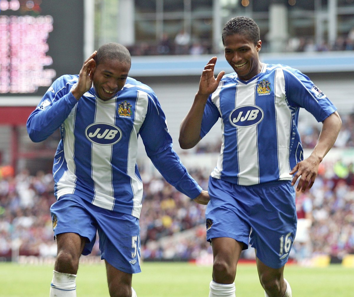 Wigan Athletic 🤝🏼 JJB Sports Wilson Palacios ✖️ Antonio Valencia 𝐘𝐨𝐮 𝐡𝐚𝐝 𝐭𝐨 𝐛𝐞 𝐭𝐡𝐞𝐫𝐞 😮‍💨 #WAFC