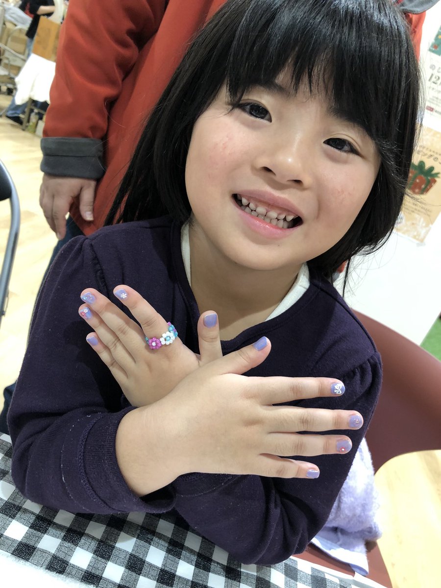 erinanails's tweet image. クリスマスマーケット
キッズネイル
大人気でした🎵

美爪キッズがいっぱい
ﾜｸﾜｸ♡