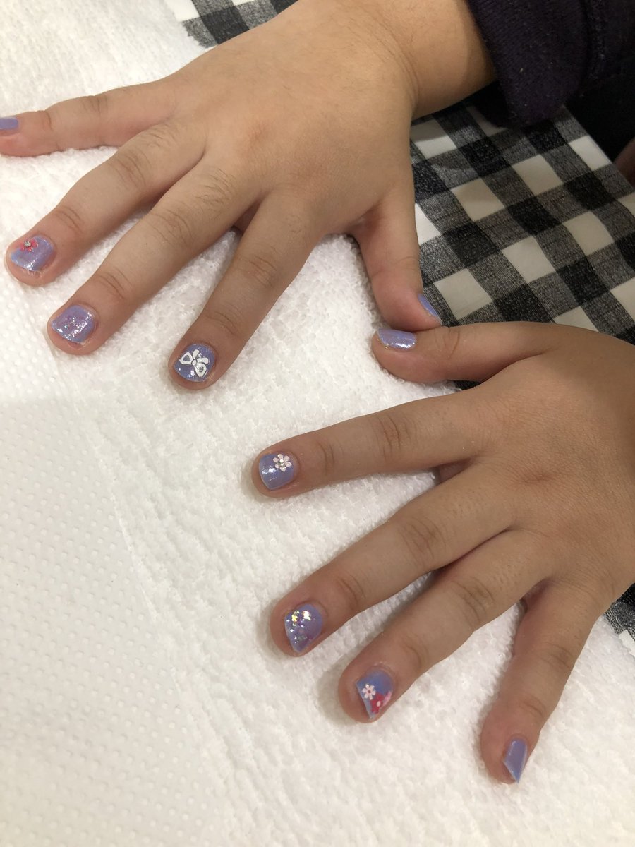 erinanails's tweet image. クリスマスマーケット
キッズネイル
大人気でした🎵

美爪キッズがいっぱい
ﾜｸﾜｸ♡