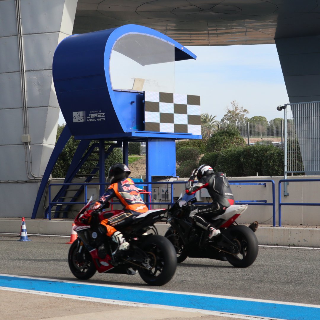 circuitodejerez's tweet photo. 💪Arrancamos nueva semana de enero con 🏍️, último día de tandas para #BikePromotion. Después tendremos 🏎️, para regresar el fin de semana con nuevas tandas para motos 🏍️ #rehm.
¿Deseando que lleguen las competiciones?. ⬇️
🏁🚗👉10/11 Febrero▶️ GT Winter Series. Entrada gratuita. https://t.co/4hNLzIuSax