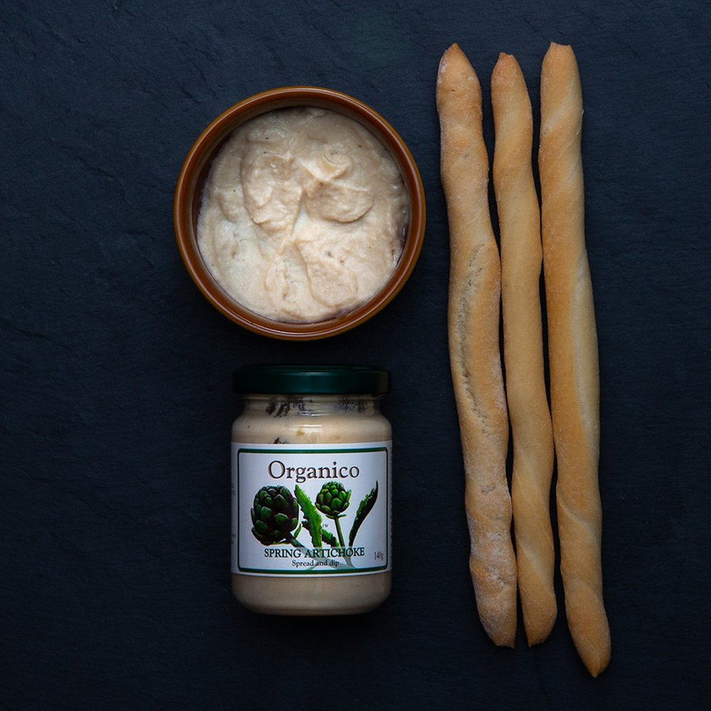 Our Italian spread is made from garlic blended with extra virgin olive oil grown, picked and packed on the same farm. 🧄 100% vegan and now on offer at our online shop! organicorealfoods.com/collections/sp…