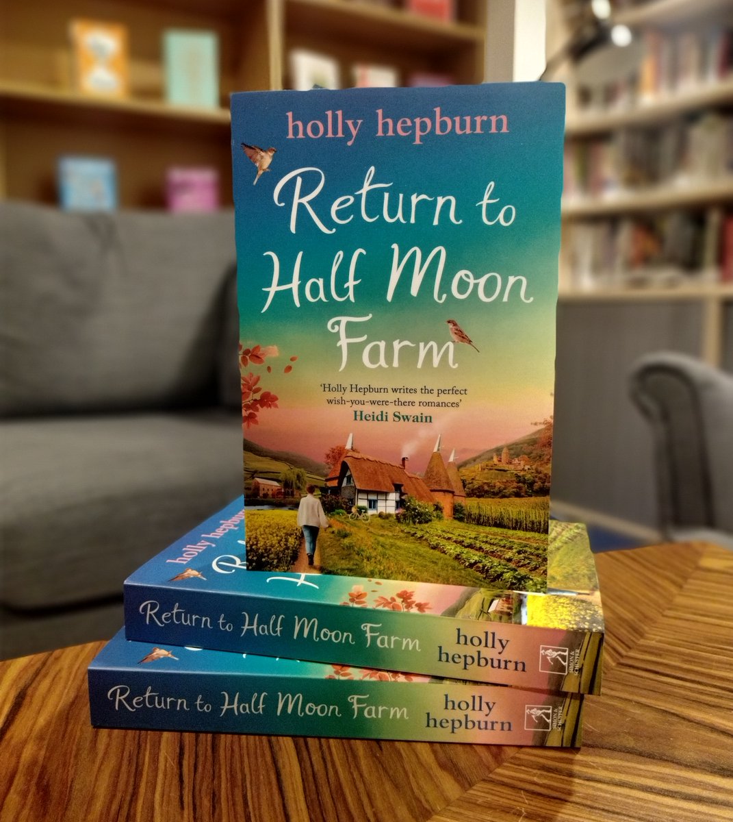 To celebrate paperback publication of #ReturnToHalfMoonFarm, I've got 3 copies to giveaway! RP & Follow by 23rd Jan to get in my Big Hat of Chance. First 3 random (UK only) @'s out of the hat at noon, #WIN. simonandschuster.co.uk/books/Return-t…
