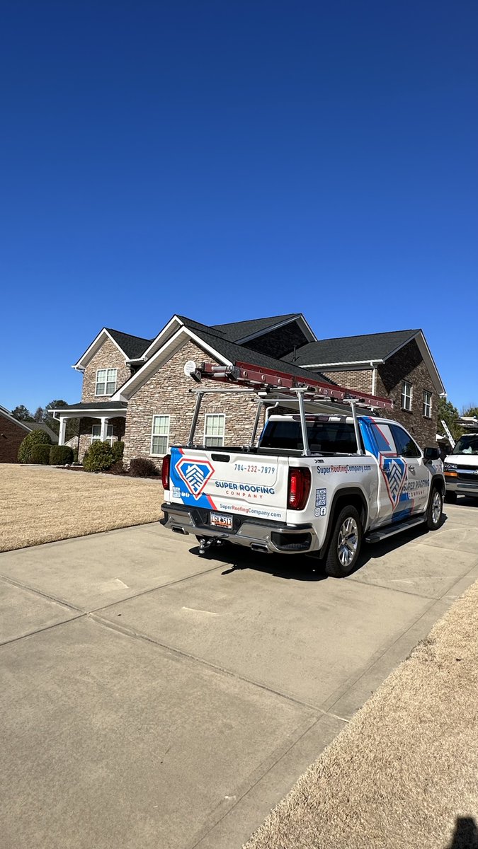 superroofco's tweet photo. 👷‍♂️💼 Stunning Installation of GAF Timberline UHDZ premium shingles. Discover Charlotte’s first choice for roofing.

☎️Call us at (704) 232-7879
👉https://t.co/V4WwO8Nl45

#CharlotteNC #Quality #QueenCity #Roofing #SouthEndCLT #MyersPark #Dilworth https://t.co/1BpTZuwQVj