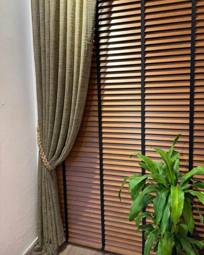 PerdecomResmi's tweet photo. Ahşap jaluzi perde ve fon perde birlikte.
online:  https://t.co/IY0g3cctAt
wapp: 0544 260 53 58
#ahşap #perde #jaluzi #ahşapjaluzi #woodenblinds #fauxwood #polywood #venetianblinds #salon #ofis #tasarım #modern #fon #perdecom #blindseller #plicell #dikeyperde #storperde https://t.co/RBo4FbjhmZ