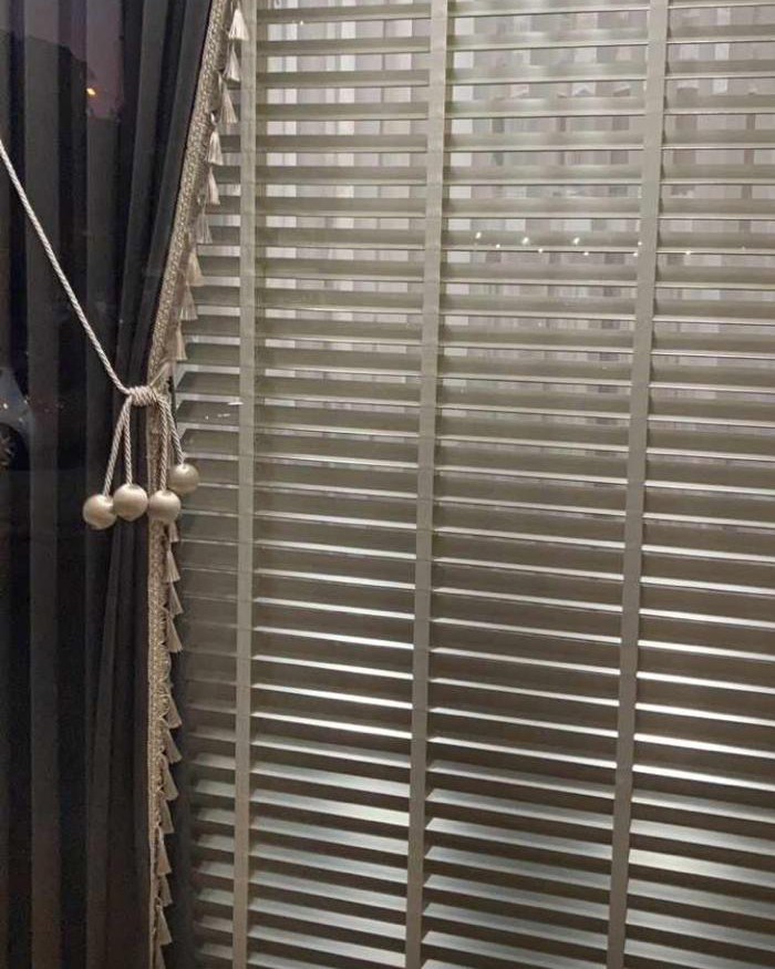 PerdecomResmi's tweet photo. Ahşap jaluzi perde ve fon perde birlikte.
online:  https://t.co/IY0g3cctAt
wapp: 0544 260 53 58
#ahşap #perde #jaluzi #ahşapjaluzi #woodenblinds #fauxwood #polywood #venetianblinds #salon #ofis #tasarım #modern #fon #perdecom #blindseller #plicell #dikeyperde #storperde https://t.co/RBo4FbjhmZ