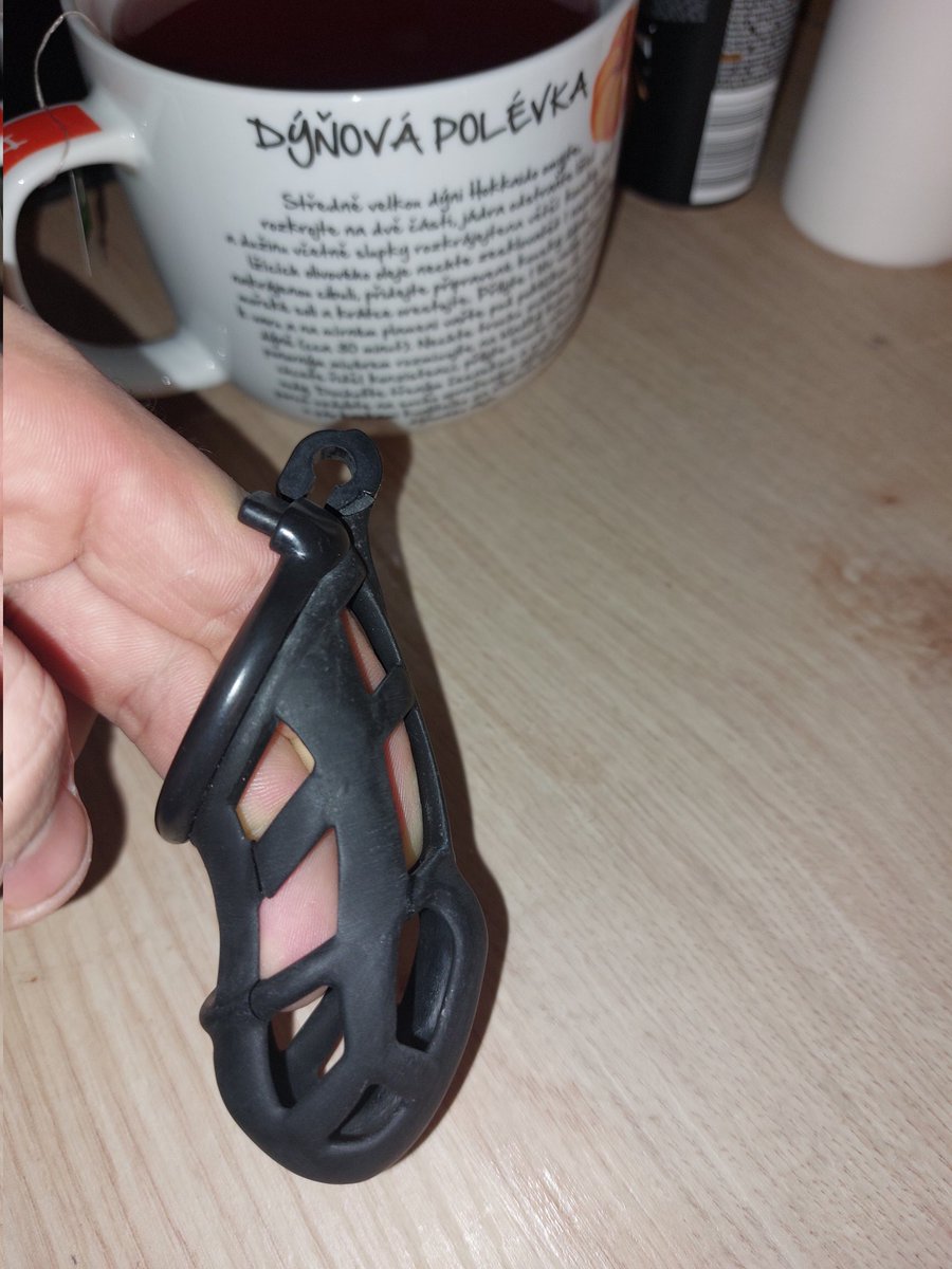 RafanWolf's tweet photo. Fuck my cage is broken, maybe my dick is too strong. I had to use a different cage but I didn't have time and I was unlocked for 2 days and had to start from the beginning.
🚫💦 =15 days
🔒 =2 days
#chastity #chastitycaged #locked #lockedgay #puppy #gaypuppyplay #festee https://t.co/HtK5S7cHD4