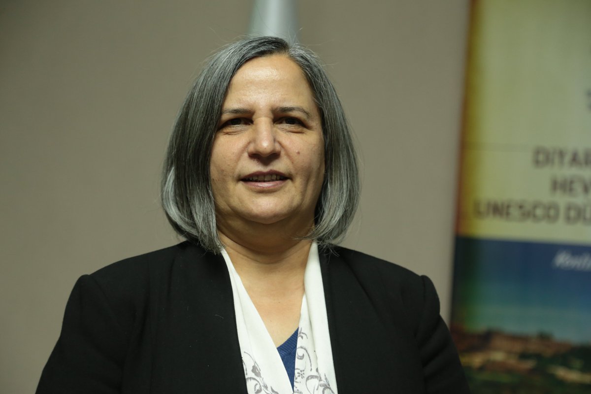 MAturkce's tweet photo. GÜLTAN KIŞANAK SAVUNMASINA BAŞLADI:

* Hakkımdaki iddiaların tamamı darbeci polislerin uyduruk tutanaklarına dayanıyor. 

* Benim savunamayacak hiçbir faaliyetim yoktur. Siz kimsiniz beni yargılıyorsunuz? 

* Kumpas kurdunuz. Daha fazla cezaevinde tutmak için yeni hukuksuzluklar icat ettiniz. 

* AKP-MHP otoriter rejimin kara propagandasına hukuk kılıfı giydirmek için uğraşıyorsunuz. 

* Sizi reddediyorum. Adil bir yargılama yaptığınıza inanmıyorum.

https://t.co/rlsbbZi7Pp
