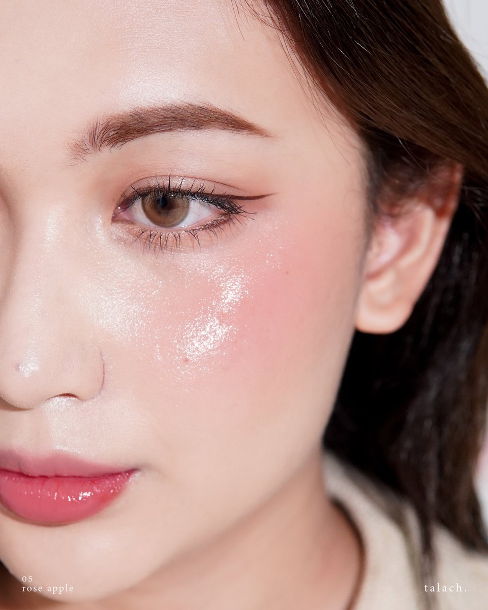 talachhh's tweet photo. ชอบสี 05 rose apple มาก คือมันได้! สวยเว่ออ ลงแก้มเลือดฝาด ผิวสุขภาพดี วันไหนไม่ใส่แมสคือทาตลอด จะให้ลุคแบบธรรมชาติกว่าลงไฮไลท์แบบแป้งๆ สวยเว่อ https://t.co/4LdtdGyBYE