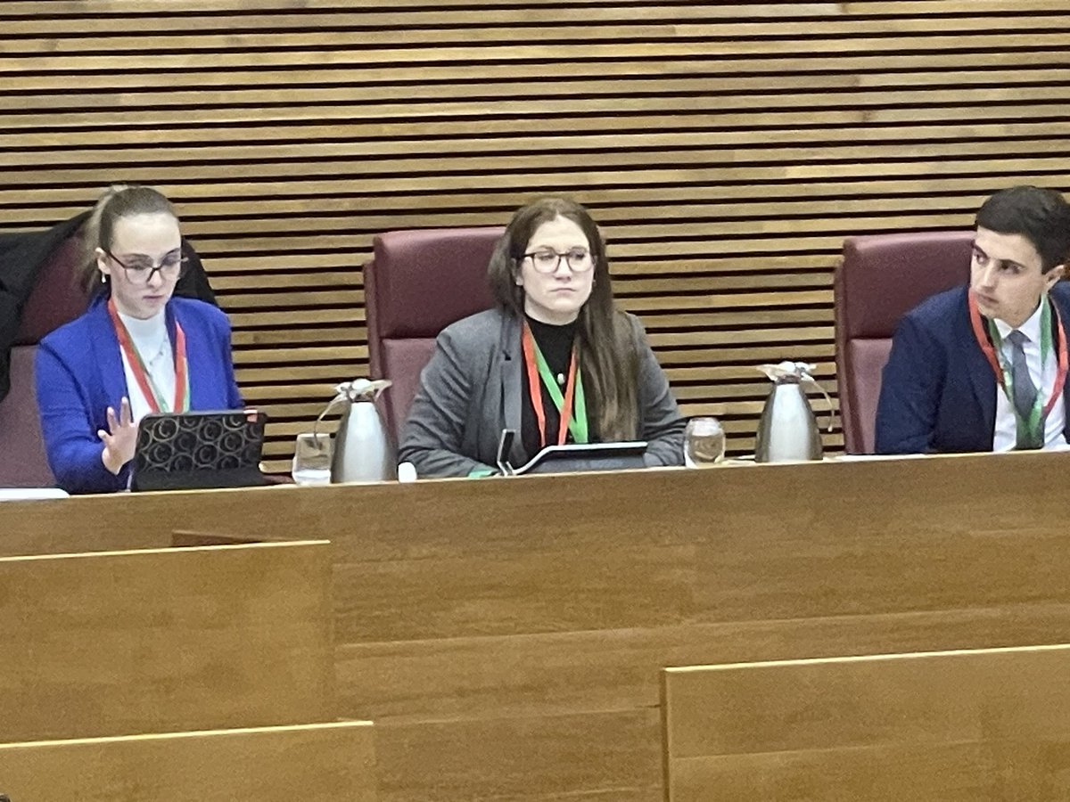 Christian (@chpomi) on Twitter photo Andrea, exalumna de <a href="/C_Mas_Camarena/">Complejo Educativo Mas Camarena</a>, presidiendo la Comisión de Transporte y Turismo. Andrea, exalumna de <a href="/C_Mas_Camarena/">Complejo Educativo Mas Camarena</a>, presidiendo la Comisión de Transporte y Turismo.