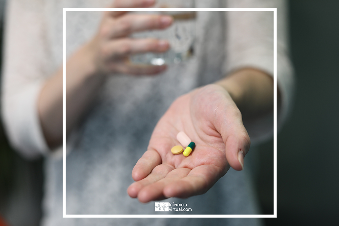 infermeria's tweet photo. 🤧El #tractament dels #símptomes endarrereix el procés de curació del #refredat?
❌No. Prendre medicaments per controlar els símptomes ajuda a trobar-se millor i a reduir el contagi, ja que la #tos i els #esternuts són la principal via de propagació.
🔗https://t.co/QvMntawbSk https://t.co/HIldOw7oSm