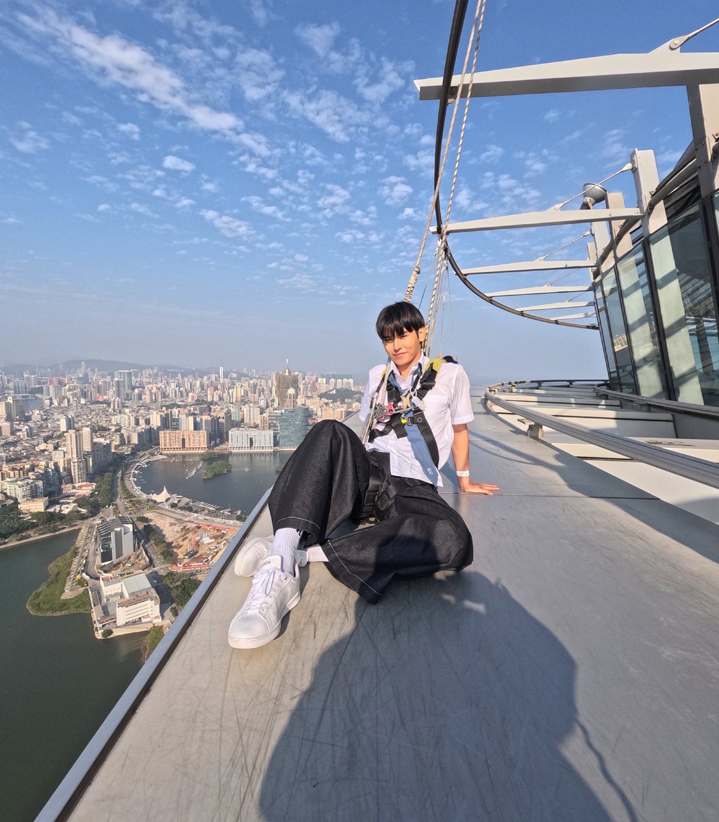 jaestsx's tweet photo. Let’s go higher tonight 🚡☁️ https://t.co/483yF38TFT