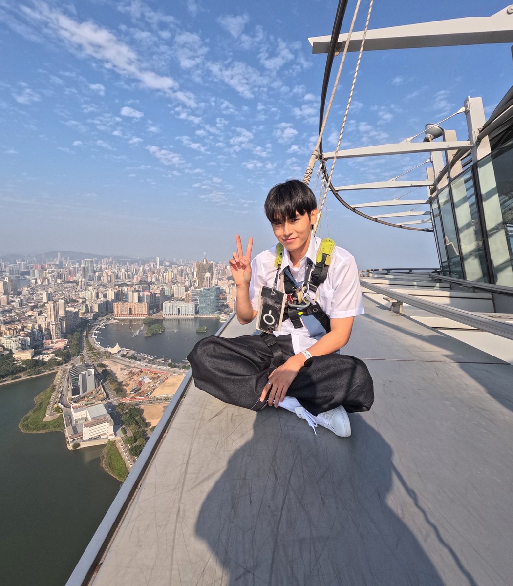 jaestsx's tweet photo. Let’s go higher tonight 🚡☁️ https://t.co/483yF38TFT