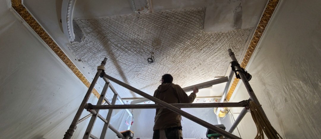 Restoration work is happening @houseofhismajesty at the moment led by @bathnescouncil with @clivedenconservation 🦁🏡

The house + museum are open again for visitors on Sunday 4th February 

Ticketsource.co.uk/fairfield-house 

💚💛❤️

#FairfieldHouse #Bath #HaileSelassie