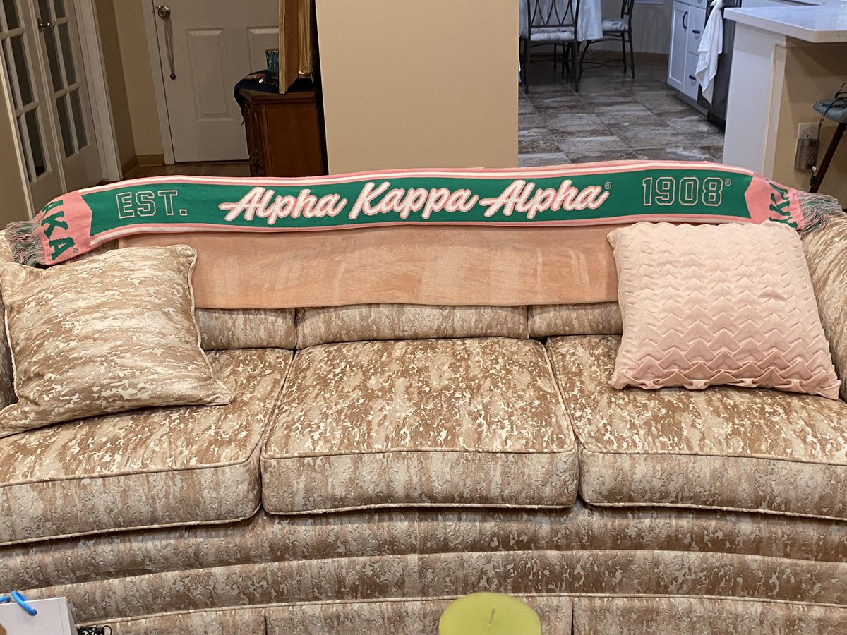 Velda Rene Burns is Power Reborn Burns 🩷💚 tweet media