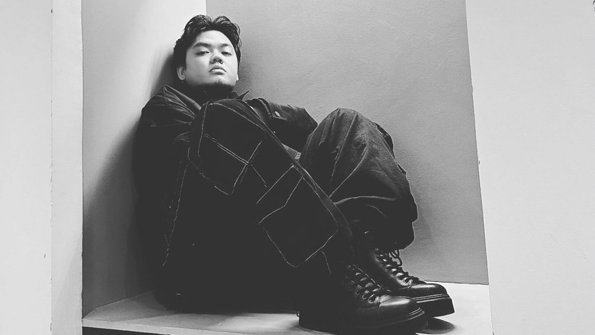 allchartsPH's tweet photo. .@imszmc, @josuengmusika, @felipsuperior and @JoshCullen_s currently hold the top 3 spots on iTunes PH chart. https://t.co/PpcJGgLjWK