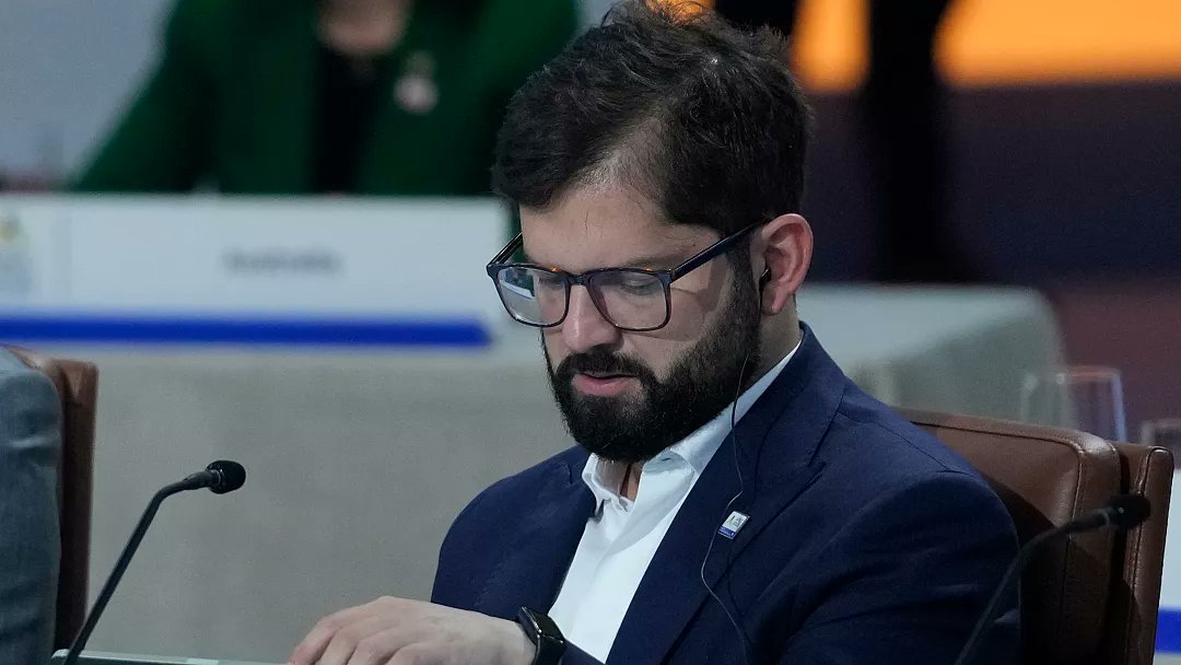 abdullahciftcib's tweet photo. Şili Devlet Başkanı Boric: 'Gazze, 1945'teki Berlin'den daha kötü durumda. Bu katliamın artık durdurulması gerekiyor. İki devletli çözüm bu problemi sona erdirir' https://t.co/IIHUSdHrDn